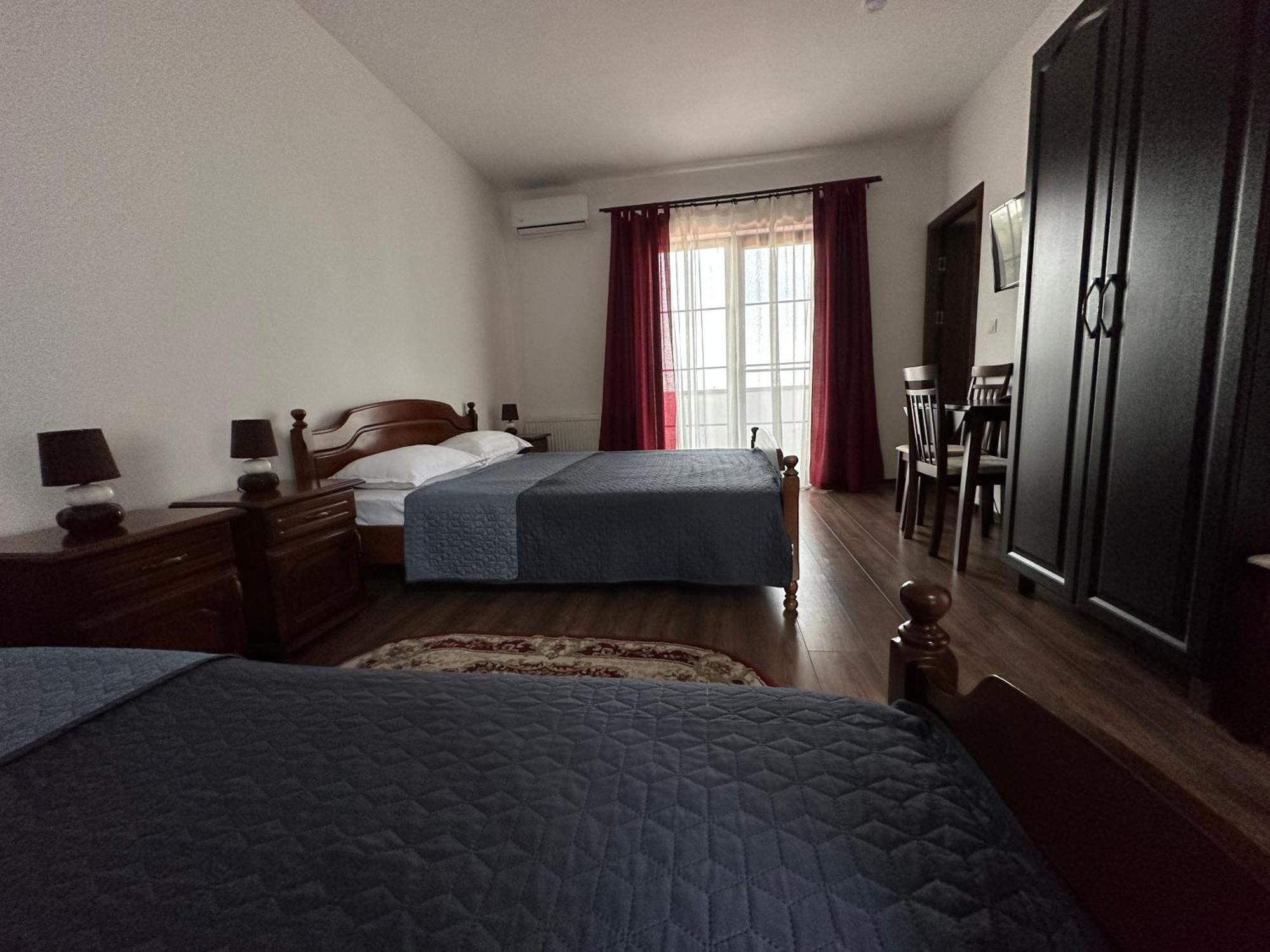 Pensiunea Emelys, Iasi Barnova Luaran gambar